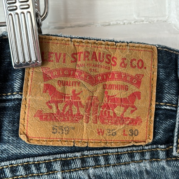 LEVI’S 559 RELAXED FIT STRAIGHT JEANS MEDIUM WASH - Picture 11 of 16